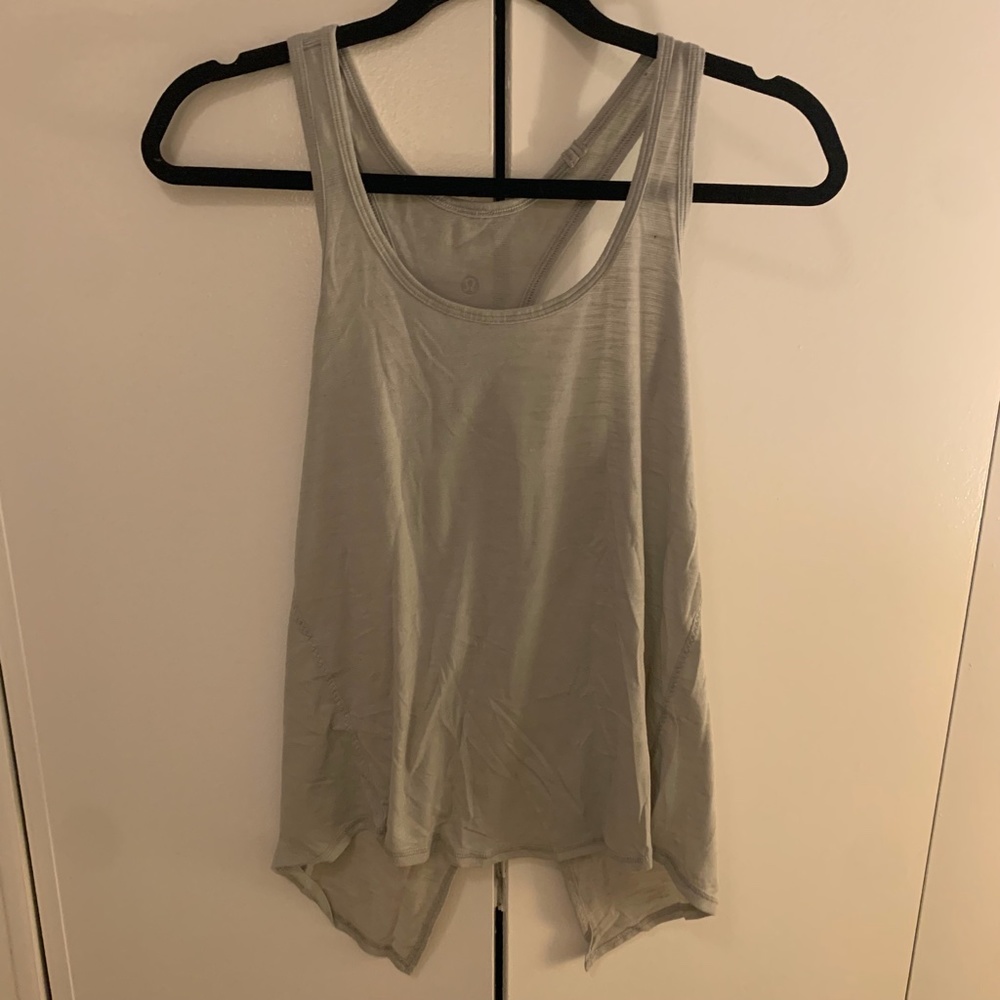Lulu Lemon Grey Top